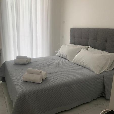 Appartamento Incantevole A Chiaia Naples Exterior photo