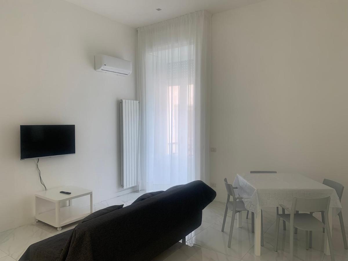 Appartamento Incantevole A Chiaia Naples Exterior photo